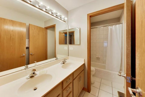 Tiny photo for 14106 Glenwood Court, Libertyville, IL 60048 (MLS # 12723059)