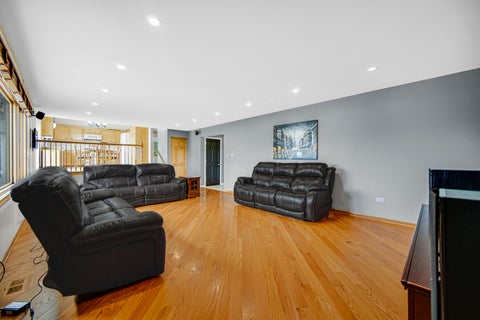 Tiny photo for 8544 Meadows Edge Trail, Tinley Park, IL 60487 (MLS # 12753246)