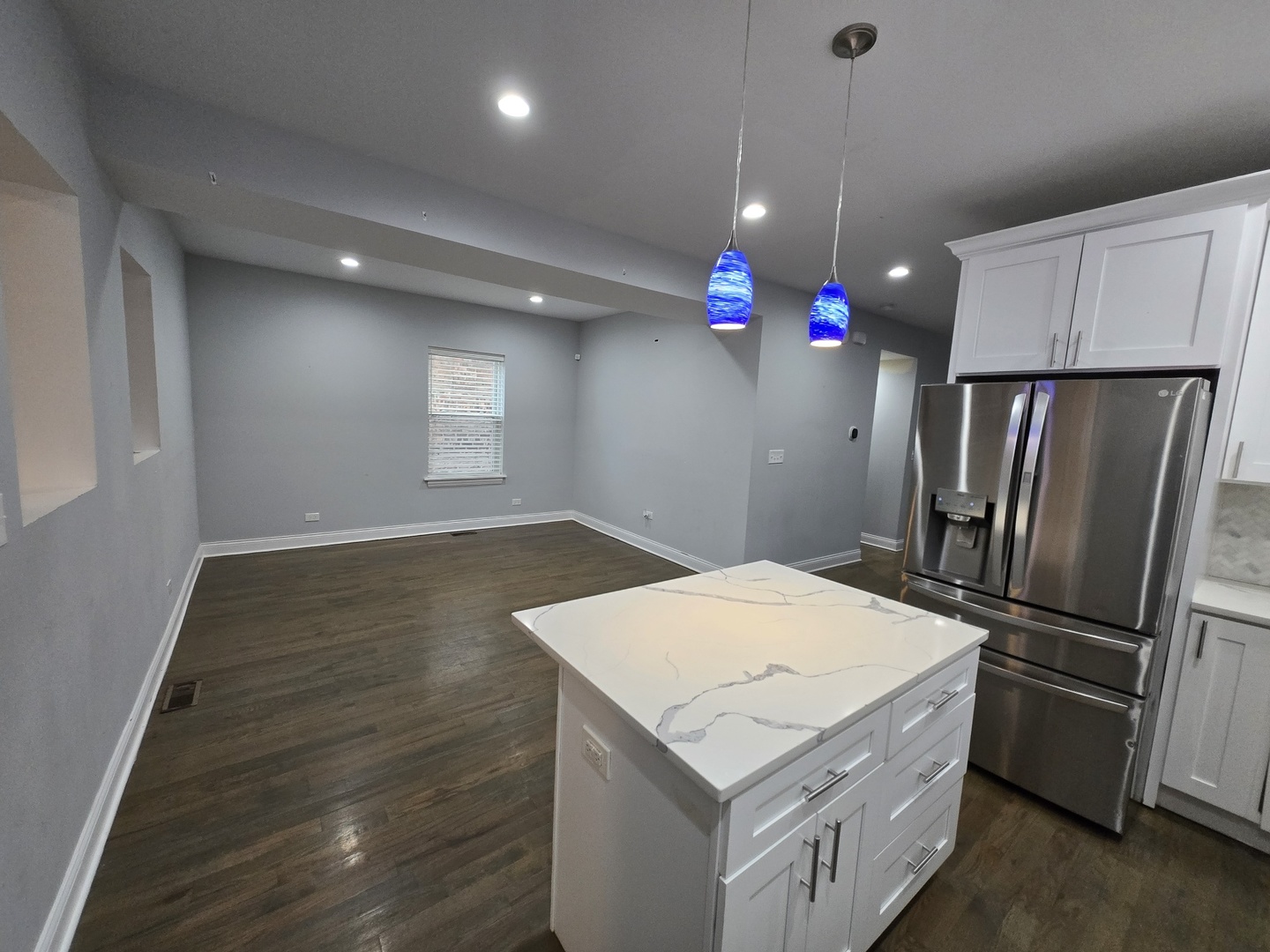 7716 S Paxton Avenue