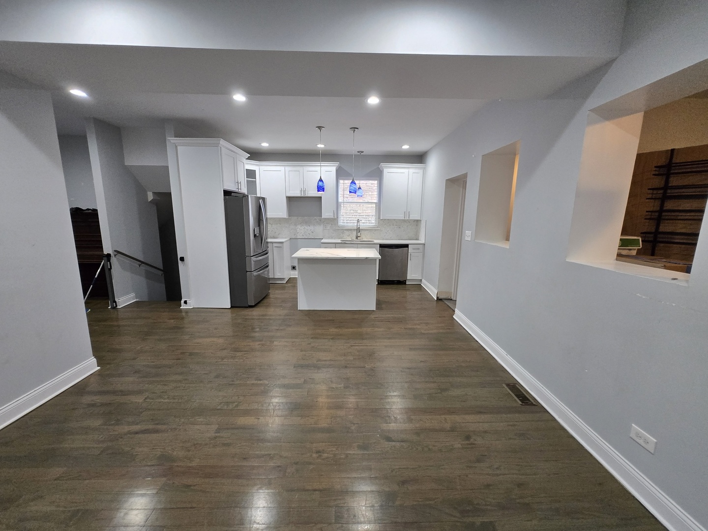 7716 S Paxton Avenue