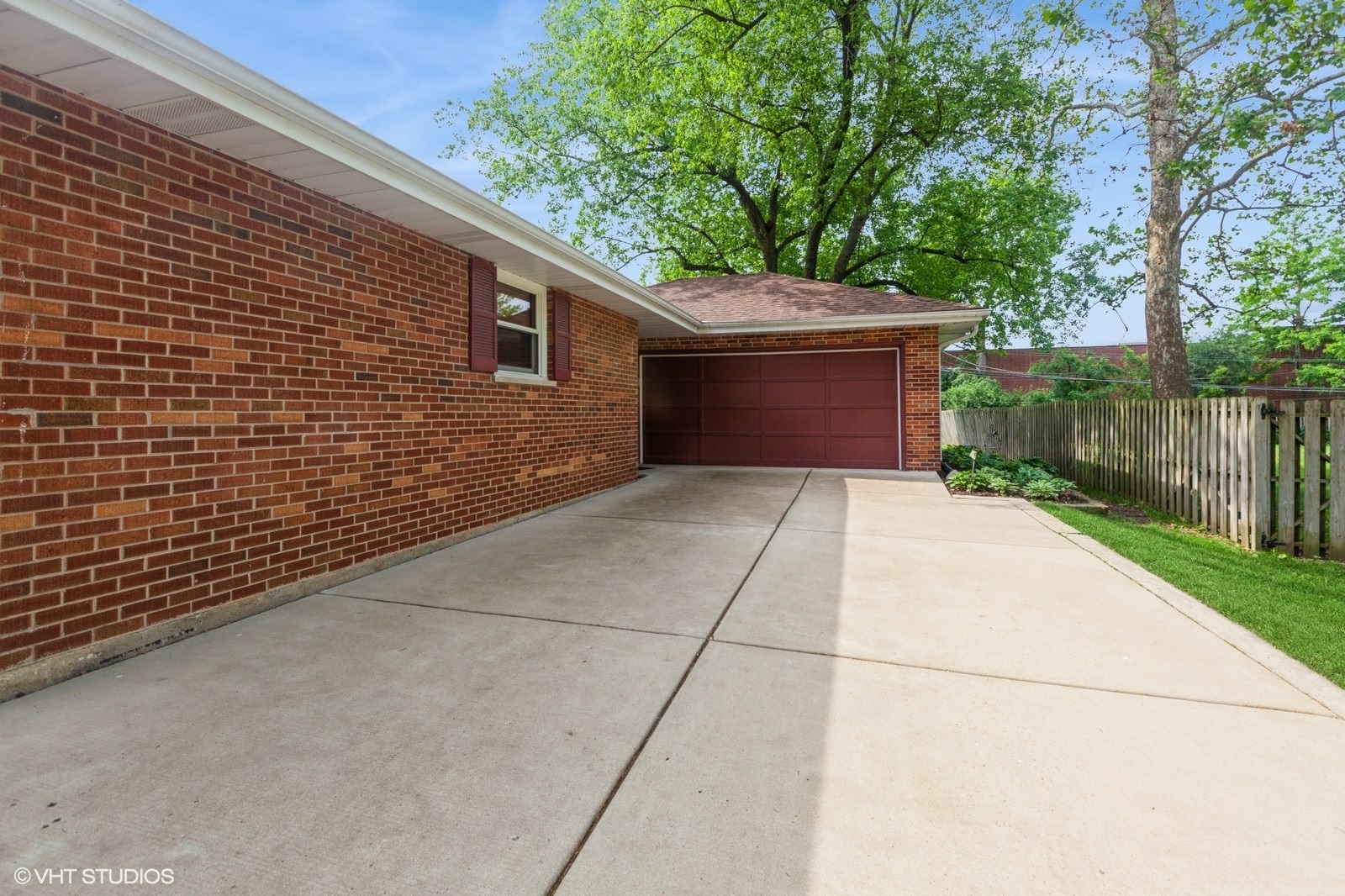 25W251 Highview Drive