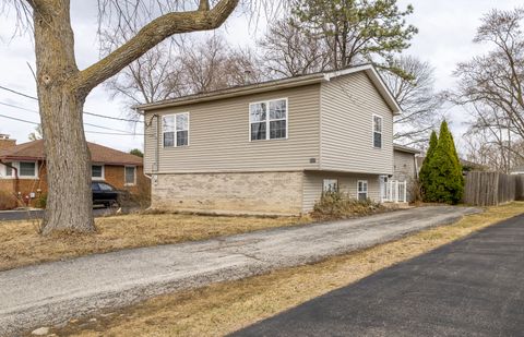 337 S Lake Street Grayslake IL 60030