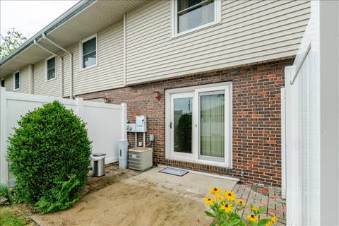 Tiny photo for 103 S Towanda Avenue #4, Normal, IL 61761 (MLS # 12720918)