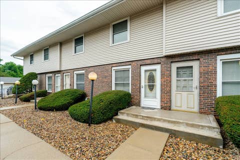 Tiny photo for 103 S Towanda Avenue #4, Normal, IL 61761 (MLS # 12720918)