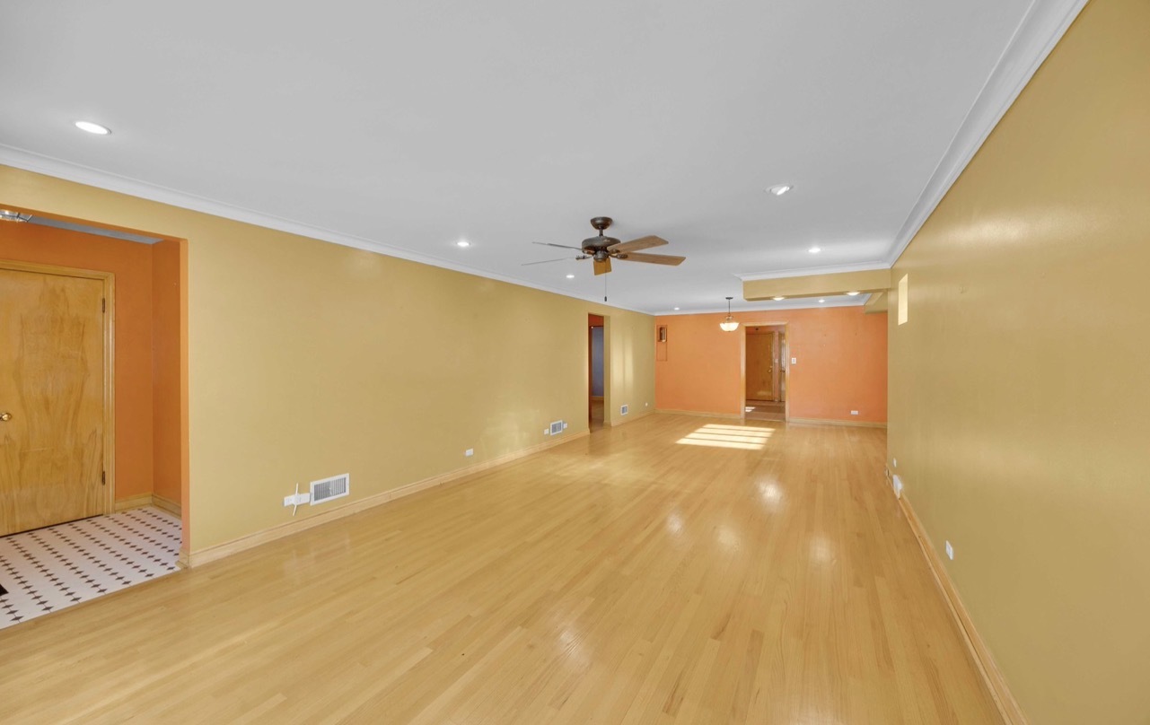 14233 S Wentworth Avenue