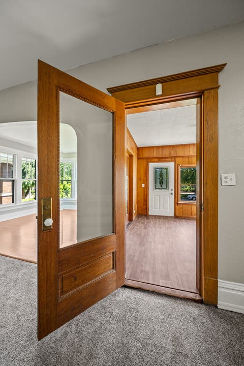 Tiny photo for 108 W Central Park Avenue, Davenport, IA 52803 (MLS # 12676961)