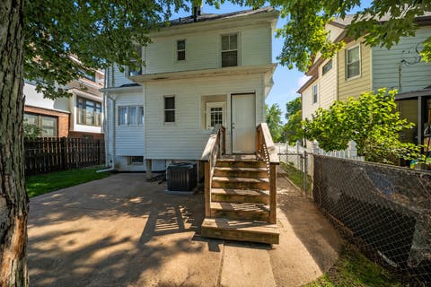 Tiny photo for 108 W Central Park Avenue, Davenport, IA 52803 (MLS # 12676961)