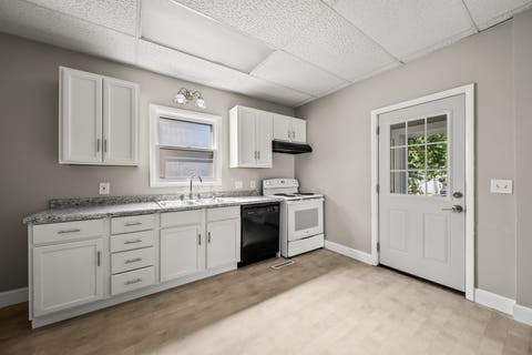 Tiny photo for 108 W Central Park Avenue, Davenport, IA 52803 (MLS # 12676961)