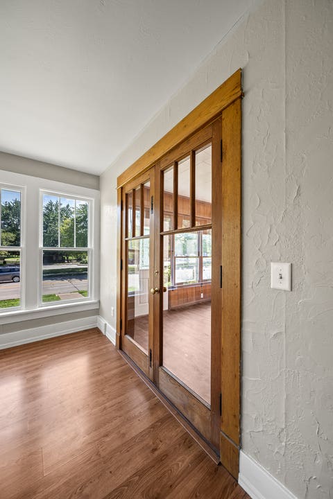 Tiny photo for 108 W Central Park Avenue, Davenport, IA 52803 (MLS # 12676961)