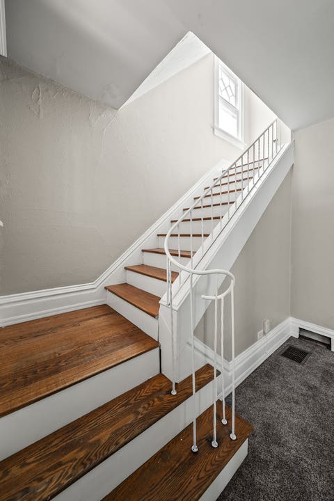 Tiny photo for 108 W Central Park Avenue, Davenport, IA 52803 (MLS # 12676961)