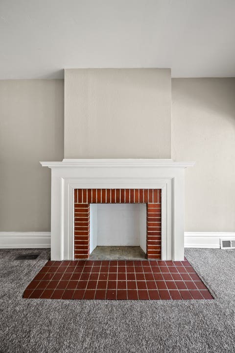 Tiny photo for 108 W Central Park Avenue, Davenport, IA 52803 (MLS # 12676961)
