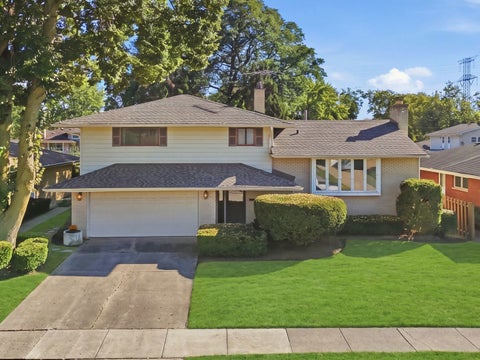 Photo of 539 Sandy Lane, Des Plaines, IL 60016 (MLS # 12766929)