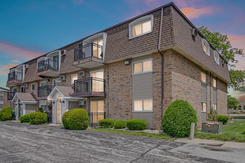 Photo of 10430 Ridgeland Avenue #6, Chicago Ridge, IL 60415 (MLS # 12677778)