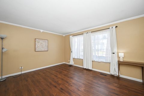 Tiny photo for 1080 Scarlet Oak Circle, Aurora, IL 60506 (MLS # 12581470)