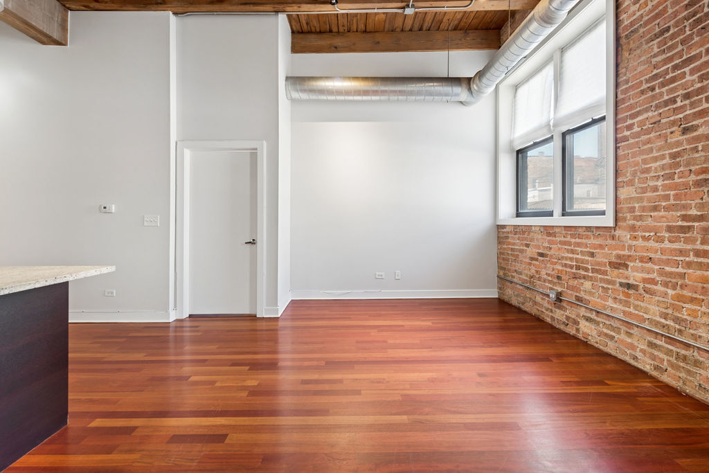 1050 W HUBBARD Street 1E