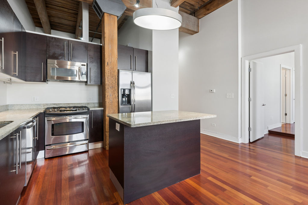 1050 W HUBBARD Street 1E