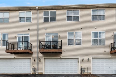 Tiny photo for 817 Summit Creek Drive, Shorewood, IL 60404 (MLS # 12682809)