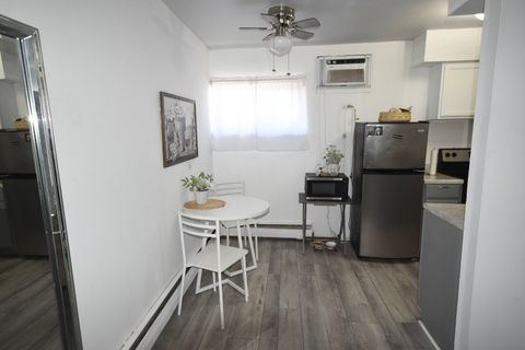 Tiny photo for 605 N Wolf Road #B9, Hillside, IL 60162 (MLS # 12567178)