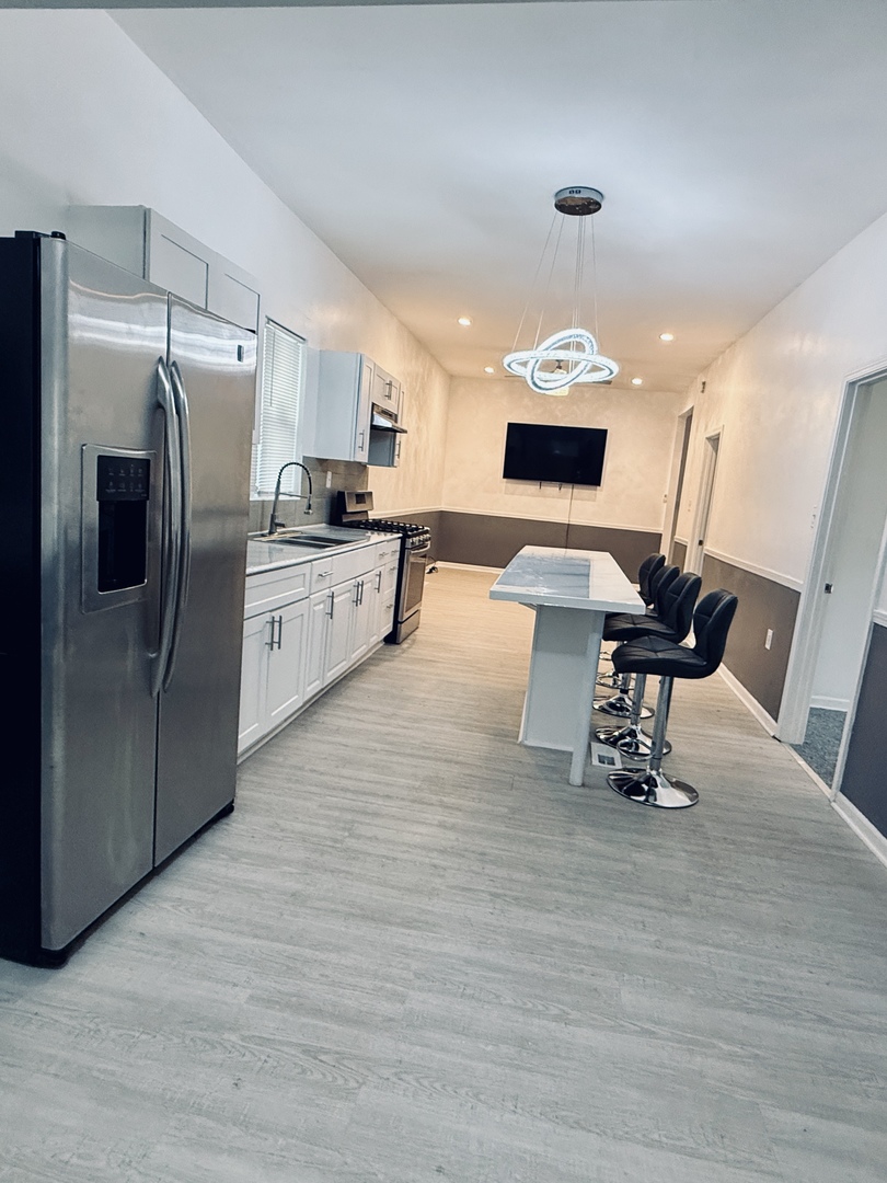 11725 S Morgan Street