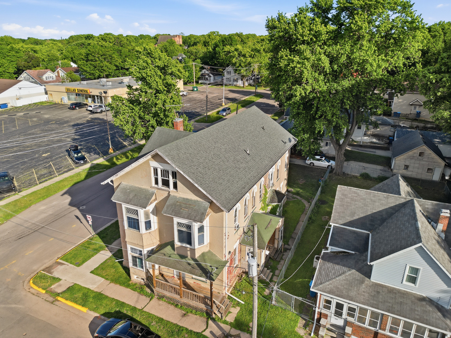 305 Monroe Avenue - Photo 3
