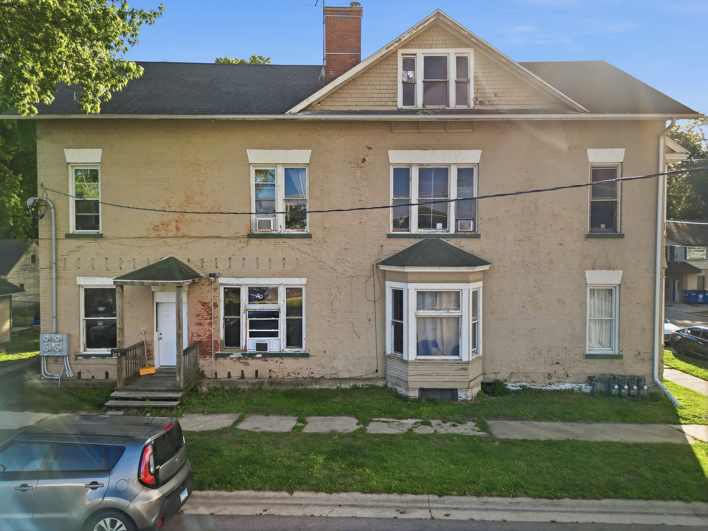 305 Monroe Avenue - Photo 4