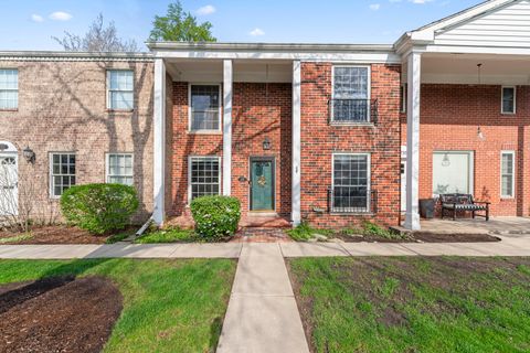 5731 Sutton Place Hinsdale IL 60521