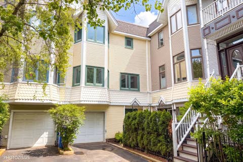 Photo of 3320 N Racine Avenue, Chicago, IL 60657 (MLS # 12665753)