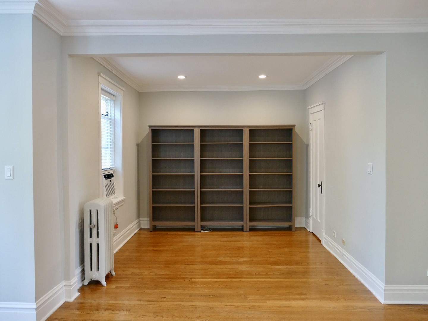 1961 W Winona Avenue 3