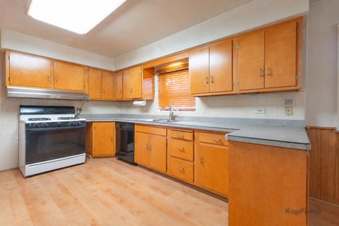 Tiny photo for 6557 N Christiana Avenue, Lincolnwood, IL 60712 (MLS # 12753955)