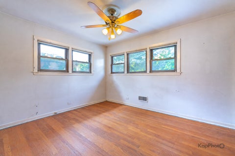 Tiny photo for 6557 N Christiana Avenue, Lincolnwood, IL 60712 (MLS # 12753955)