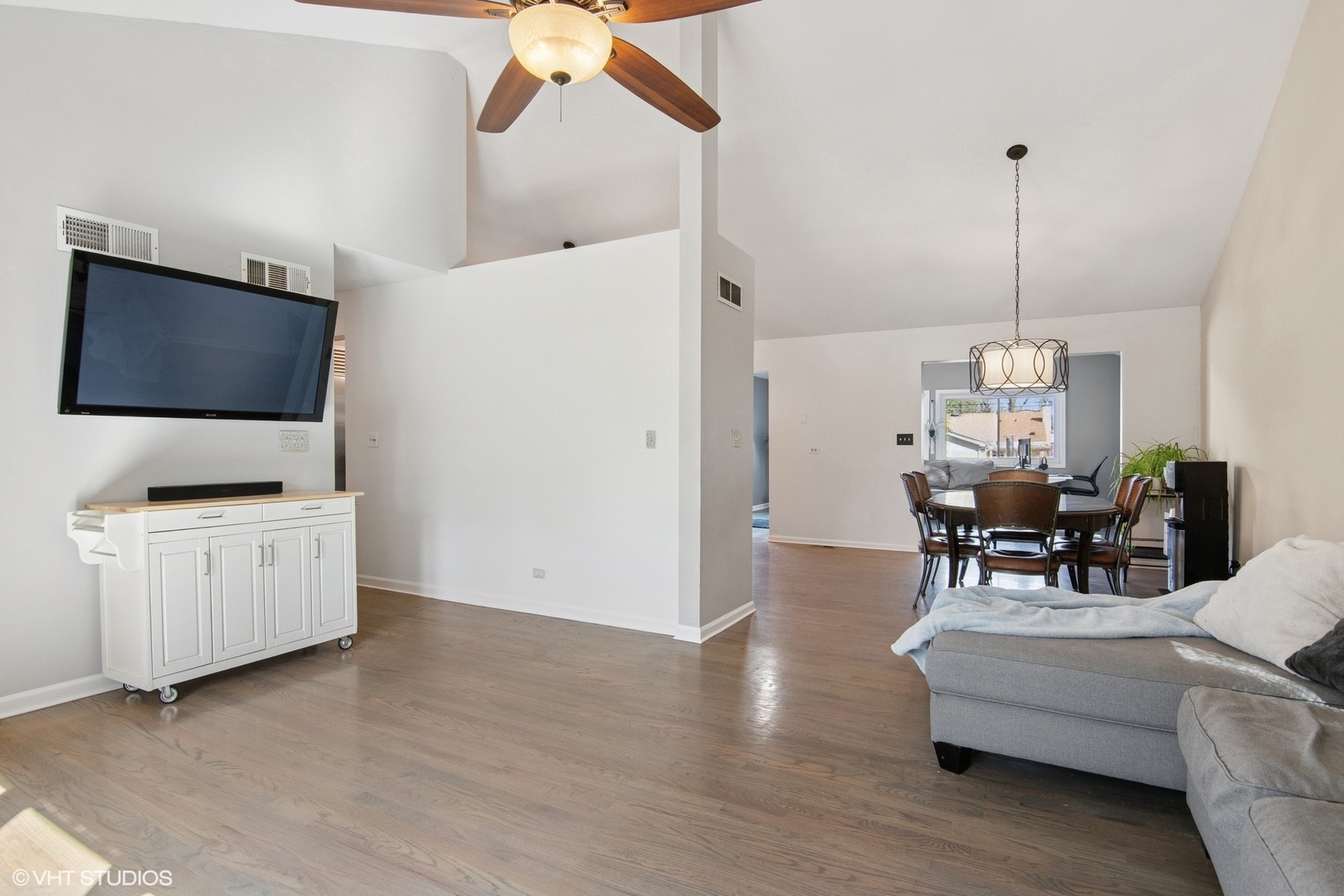 25W325 Armbrust Avenue