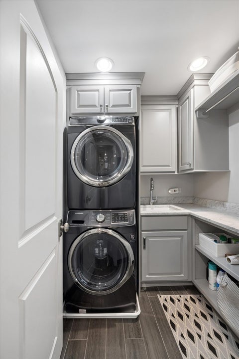 Tiny photo for 117 W NORTH Street, Hinsdale, IL 60521 (MLS # 12638719)