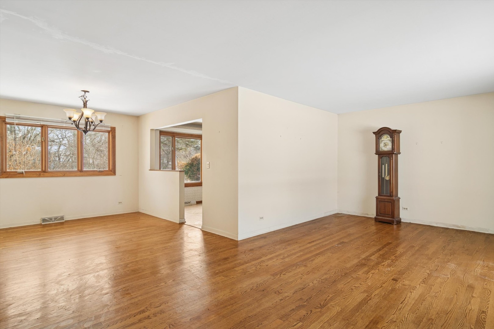 441 N MacArthur Drive