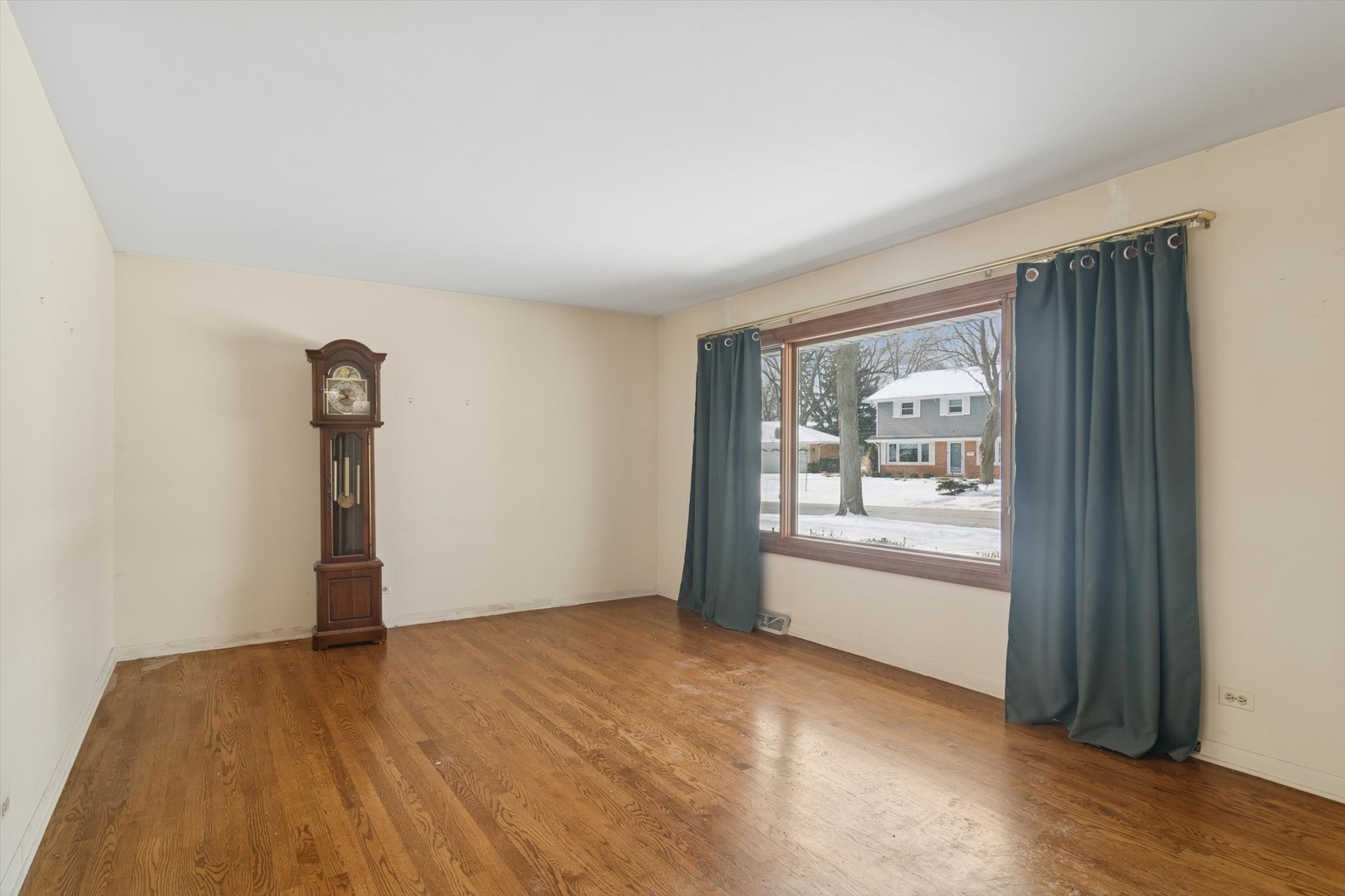 441 N MacArthur Drive