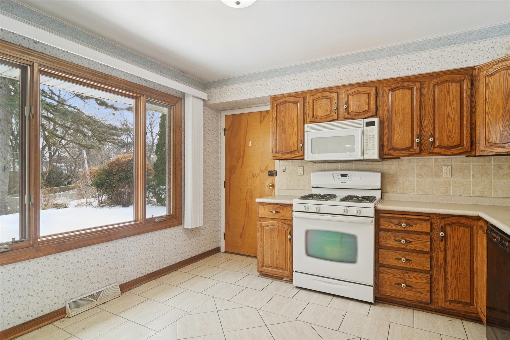 441 N MacArthur Drive