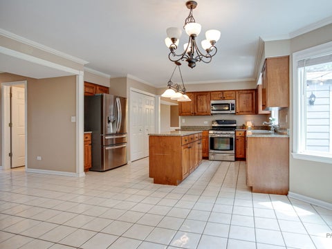 Tiny photo for 17945 W Pond Ridge Circle, Gurnee, IL 60031 (MLS # 12704570)
