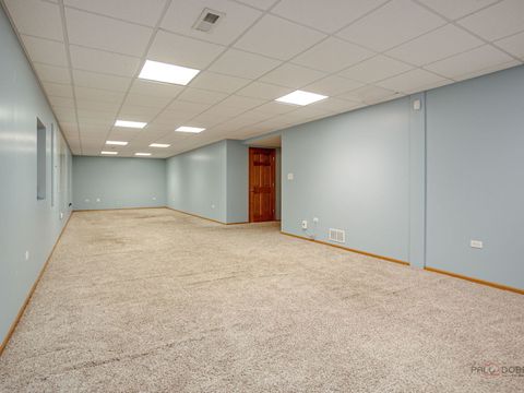 Tiny photo for 17945 W Pond Ridge Circle, Gurnee, IL 60031 (MLS # 12704570)