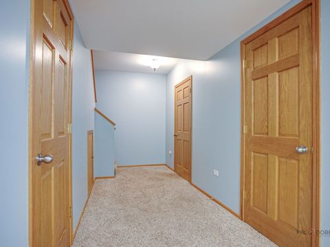 Tiny photo for 17945 W Pond Ridge Circle, Gurnee, IL 60031 (MLS # 12704570)