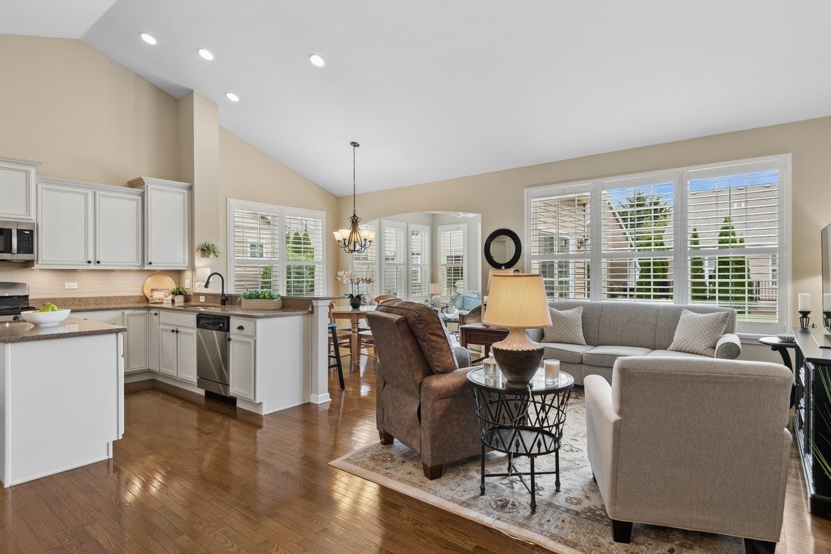 4040 Chesapeake Lane