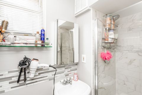 Tiny photo for 445 W Fullerton Parkway #L1A, Chicago, IL 60614 (MLS # 12668120)
