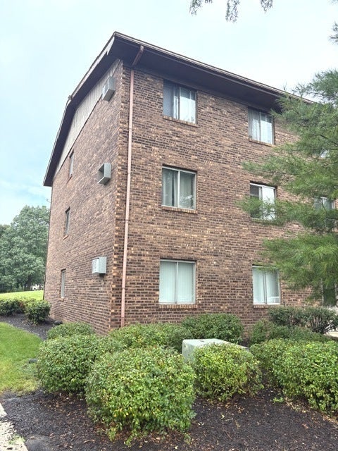 Photo of 2556 Waterbury Drive #1906, Woodridge, IL 60517 (MLS # 12767310)