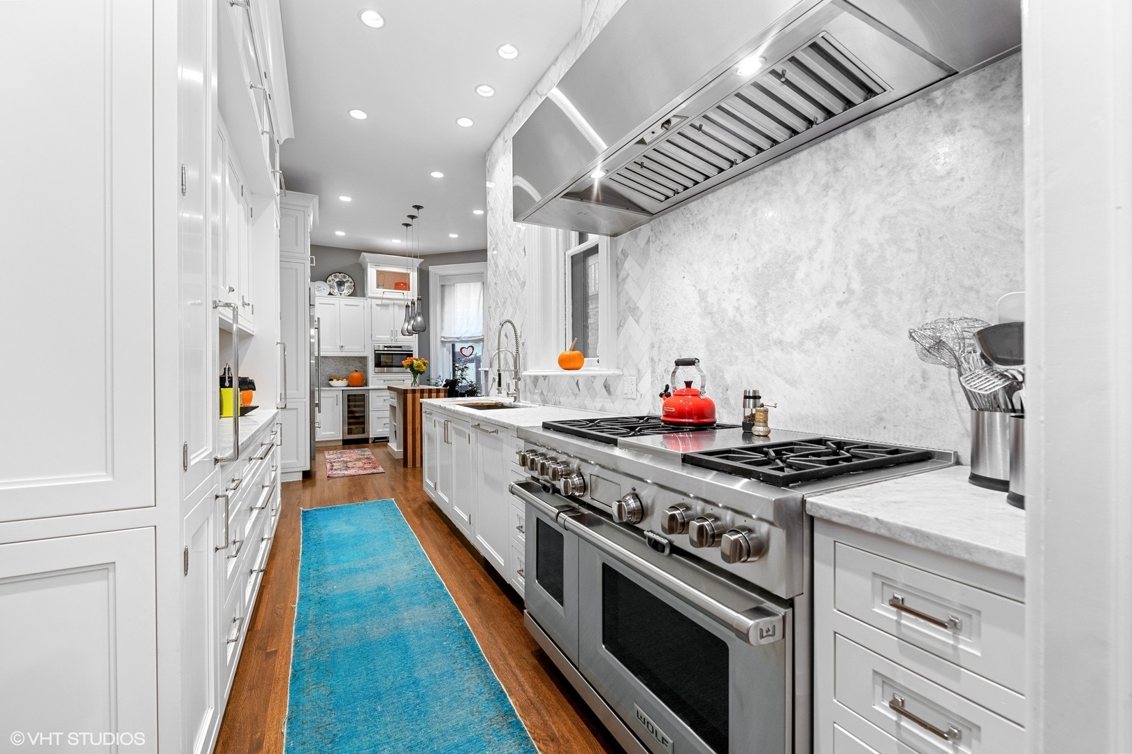 871 N La Salle Street 3