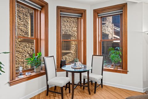 Tiny photo for 550 W Surf Street #215, Chicago, IL 60657 (MLS # 12535343)