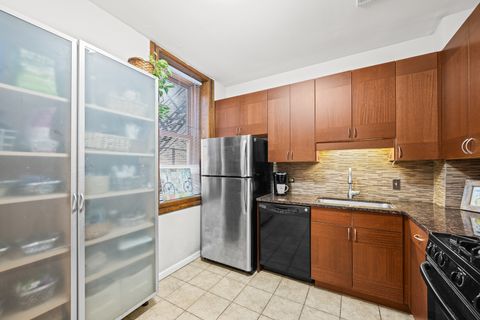 Tiny photo for 550 W Surf Street #215, Chicago, IL 60657 (MLS # 12535343)