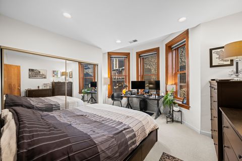 Tiny photo for 550 W Surf Street #215, Chicago, IL 60657 (MLS # 12535343)