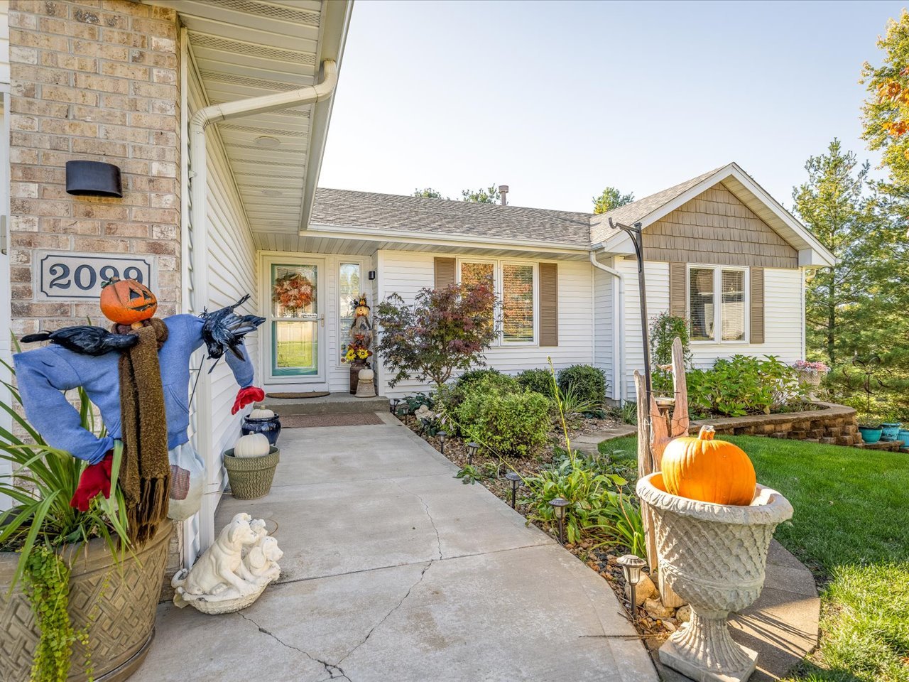 2099 Charnwood Court