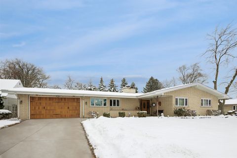 Photo of 7216 S Octavia Avenue, Bridgeview, IL 60455 (MLS # 12534993)