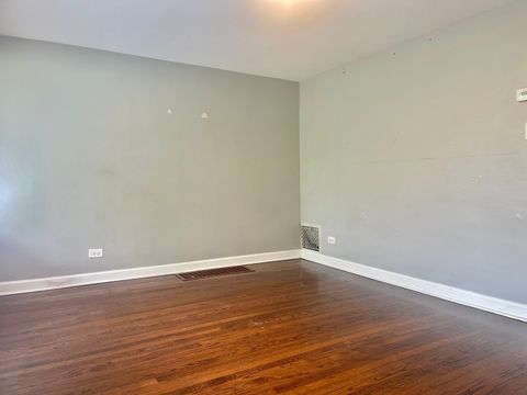 Tiny photo for 52 E 37th Street, Chicago, IL 60653 (MLS # 12444469)