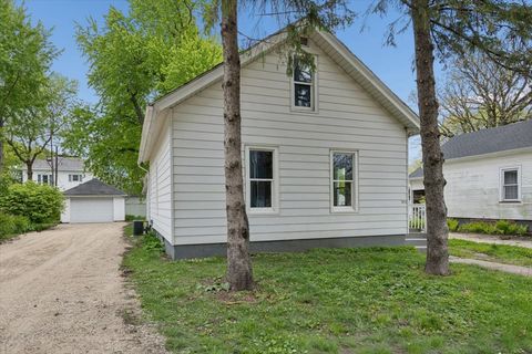 Photo of 405 S Grant Street, Earlville, IL 60518 (MLS # 12636381)