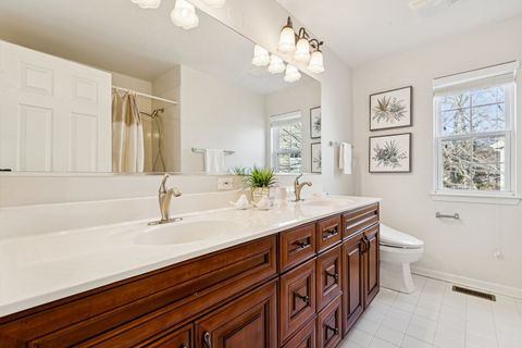 Tiny photo for 1986 S Egret Court, Libertyville, IL 60048 (MLS # 12537629)